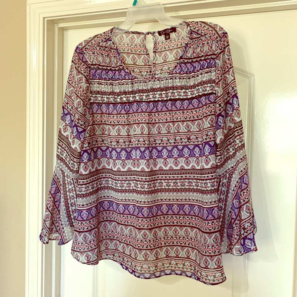 Jessica Simpson, shear top, bell sleeves